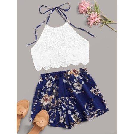 Top halter en abanico con encaje con shorts con estampado floral